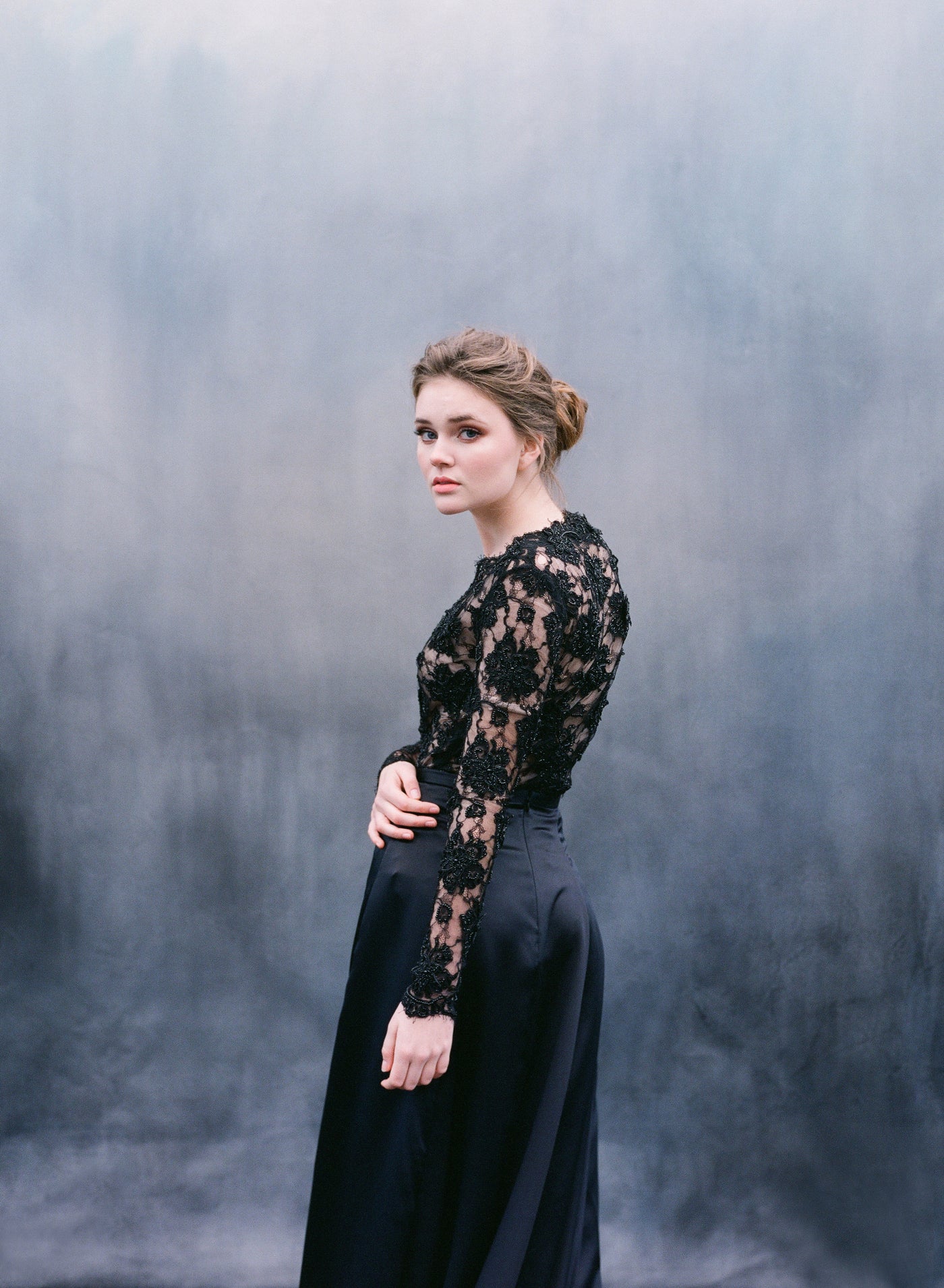 black lace dress 2014 Sydney's Fashion Diary: Blogmas Day 11: Gold & Black Lace Dress